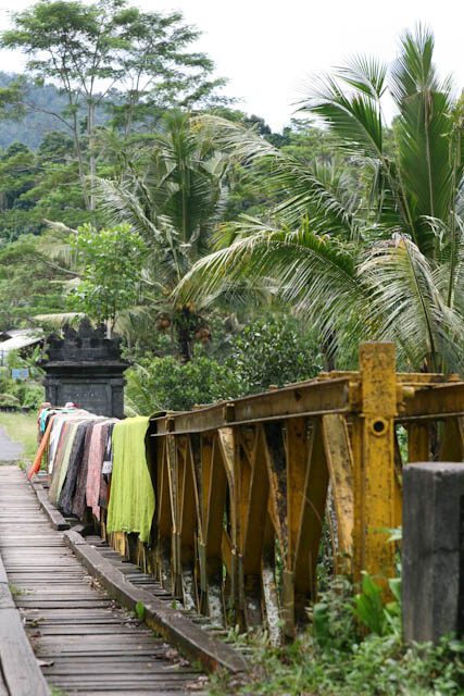 Luxusresort auf Bali mit Blick auf Vulkan